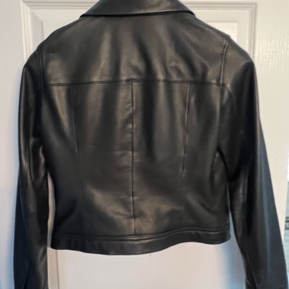 Black leather Hugo boss women’s jacket with fur collar - Picture 4 of 7